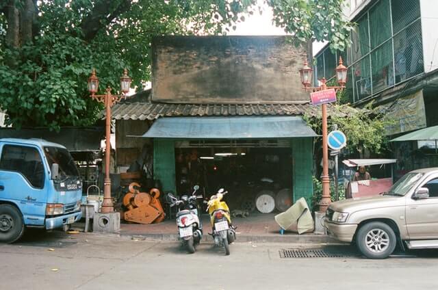police-bangkok-scooter
