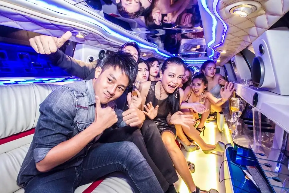 party_limousine_thailand